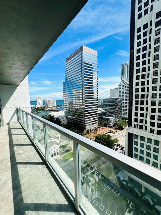 Building Photo - 500 Brickell Ave