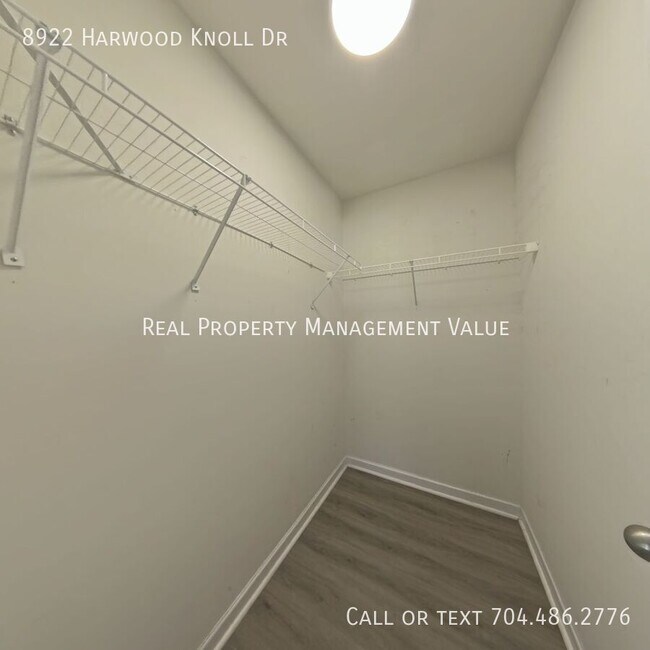 Building Photo - 8922 Harwood Knoll Dr