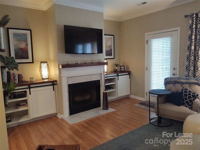 Building Photo - 3043 Uxbridge Woods Ct