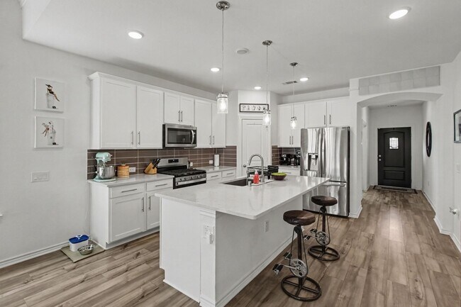 Building Photo - 14361 Cedar Shadow Dr