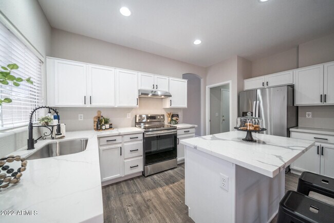 Building Photo - 3649 S Loback Ln