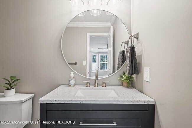 Building Photo - 7 Tulip Ln