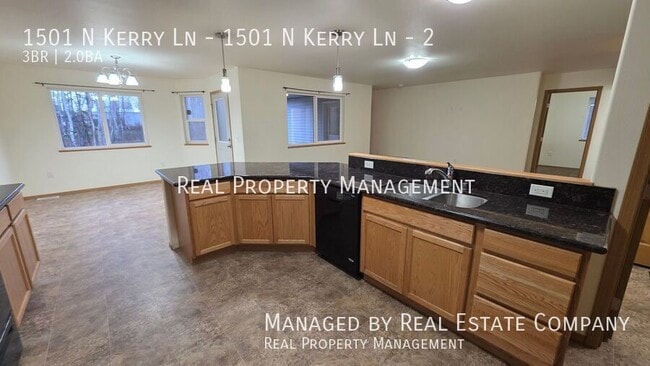 Building Photo - 1501 N Kerry Ln