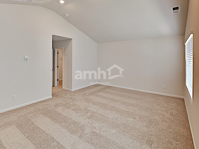 Building Photo - 3022 Wingadee Dr