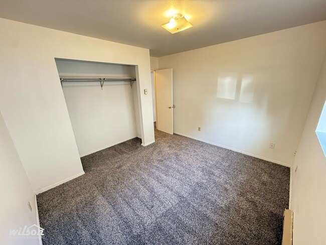 Building Photo - 406 N 8th St