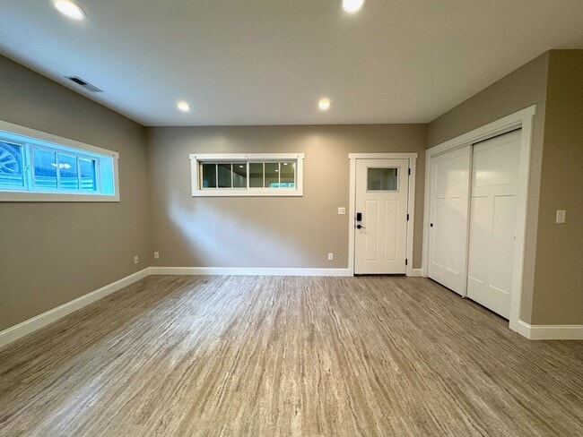 Building Photo - Downtown - Contemporary Apartment minutes ...