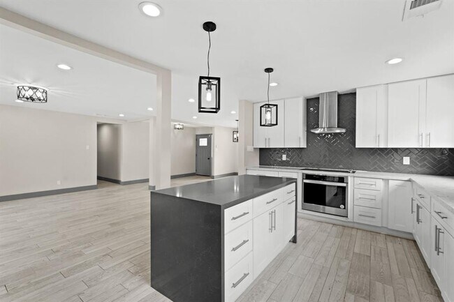 Building Photo - 5522 Braesvalley Dr