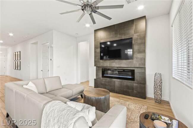 Building Photo - 52 Reverie Hts Ave