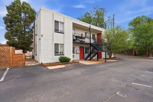 Building Photo - $1,440.95 with $300 Off the first month's rent,  2 Beds - 1 Bath, Condo in Denver with Granite Co...