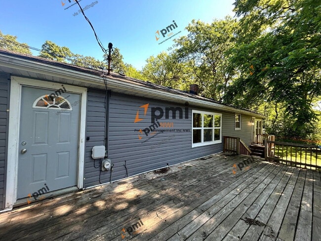 Building Photo - 14725 Bryan St