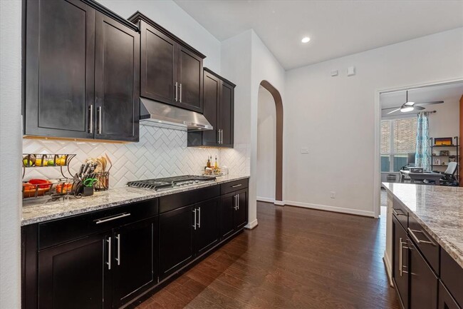 Building Photo - 10442 Lake Palmetto Dr