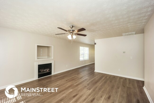 Building Photo - 1479 Steam Engine Way NE