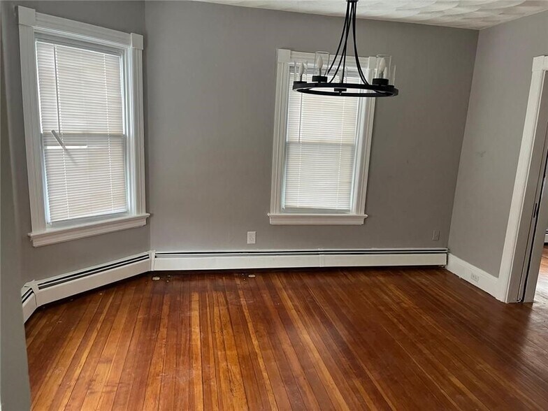 Building Photo - 60 Dover St