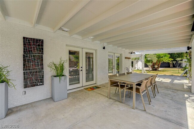 Building Photo - 4153 Woodcrest Rd