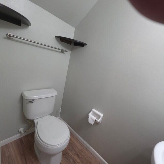 Building Photo - Jannat 6068 George’s