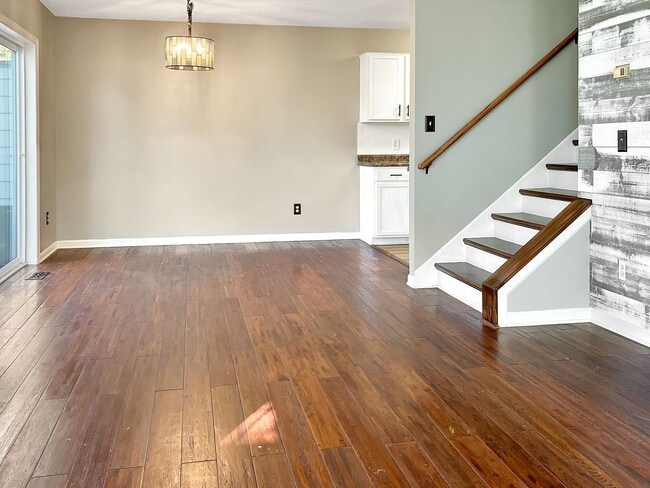 Building Photo - 13821 Edgewood Ave