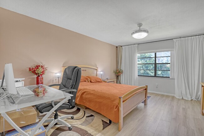 Building Photo - 21662 Arriba Real