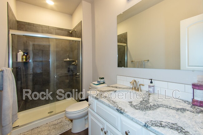 Building Photo - 1638 Elsie Jean Trl