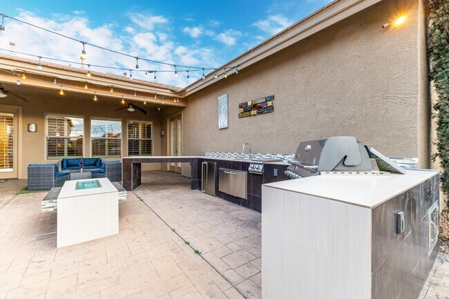 Building Photo - 27414 N 22nd Ln