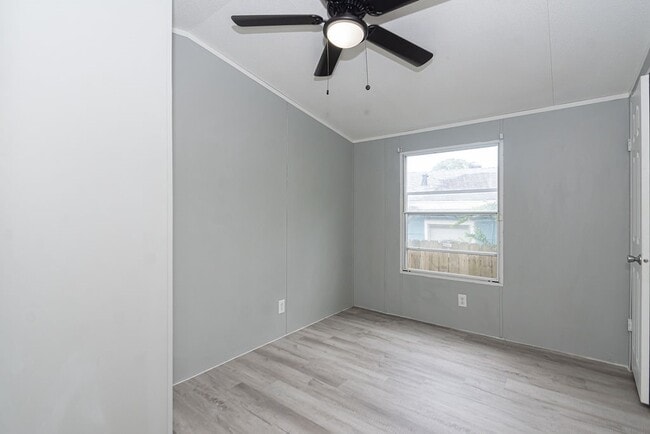 Building Photo - 230 3rd St