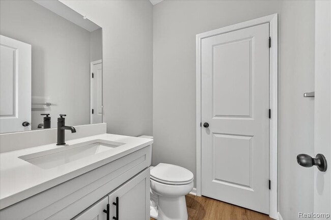 Building Photo - 1087 Hampton Cir