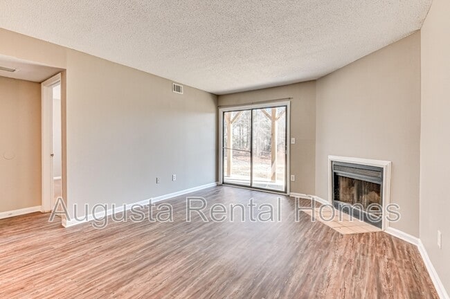 Building Photo - 2812 Thomas Ln