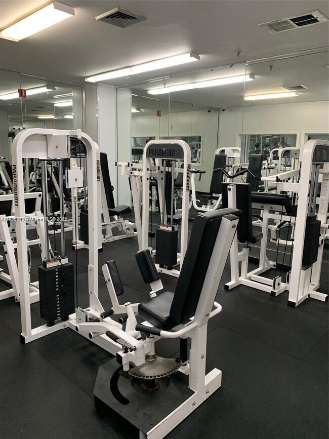 Building Photo - 850 N Miami Ave