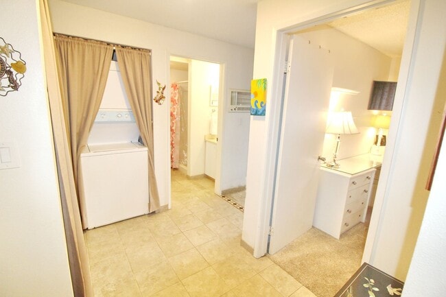 Building Photo - F-104 Kihei Shores Furnished 2 bed/2 full ...