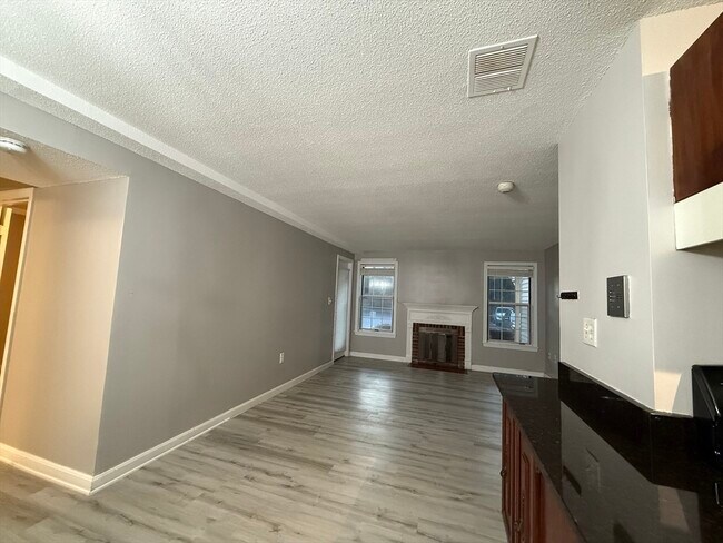 Building Photo - 34 Walden Dr