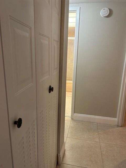 Building Photo - 2801 Somerset Dr