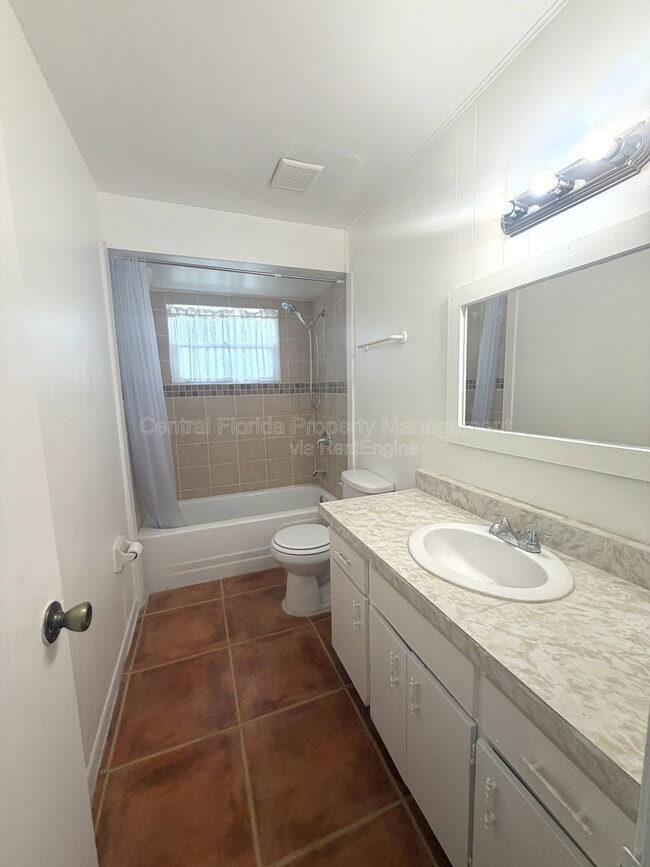 Building Photo - 7010 Ironwood Dr