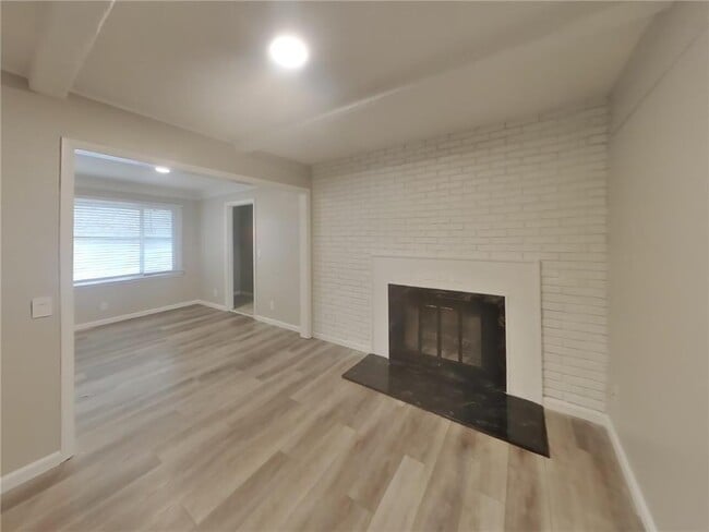 Building Photo - 5406 Utah Ave N