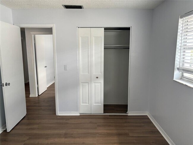 Building Photo - 2380 Timbercrest Cir W