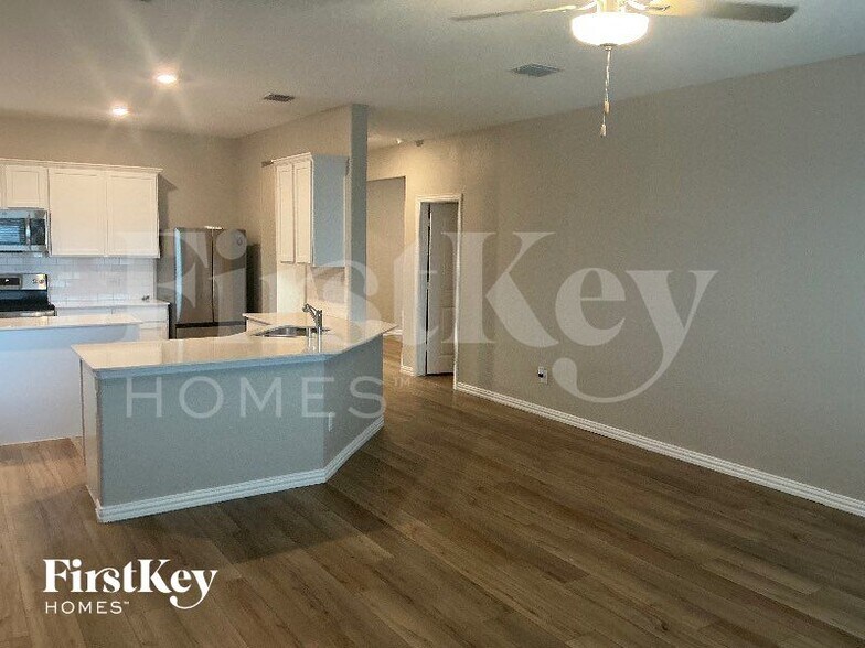 Building Photo - 5217 Rockrose Ln