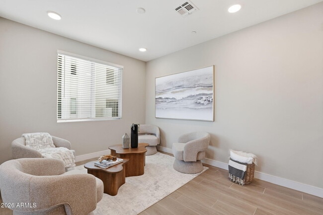 Building Photo - 850 N 8th Ave