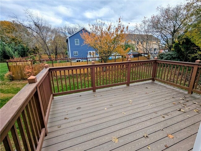 Building Photo - 47 King Phillip St