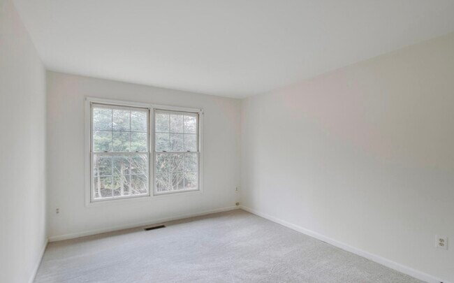 Building Photo - 4100 Ulster Rd