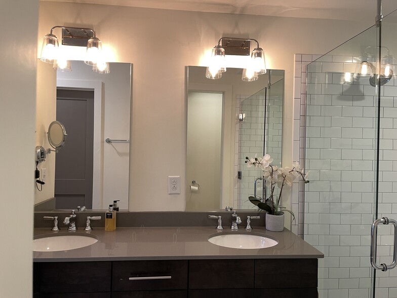 Master Vanity - 1100 Howell Mill Rd NW