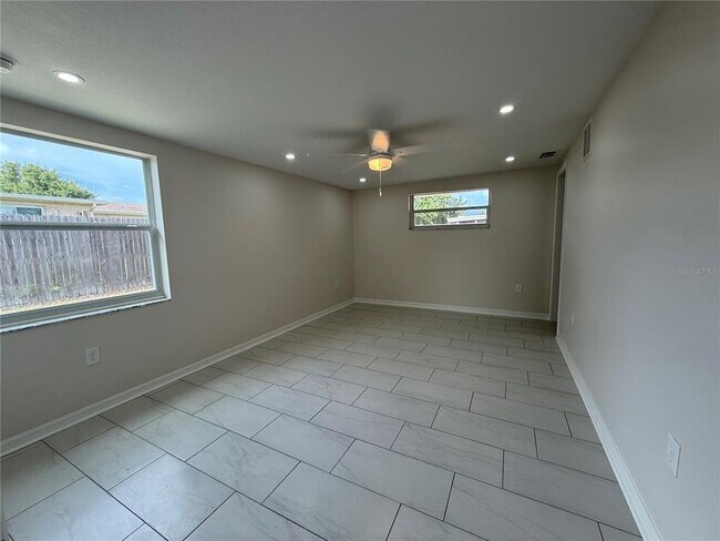 Building Photo - 5241 Sparrow Dr