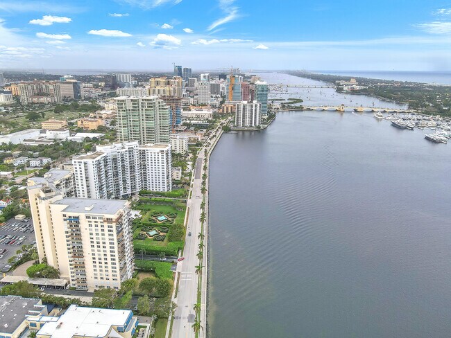 Building Photo - 1801 S Flagler Dr