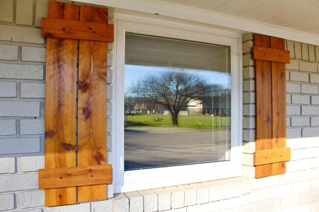 Building Photo - 4008 Knight Rd SW