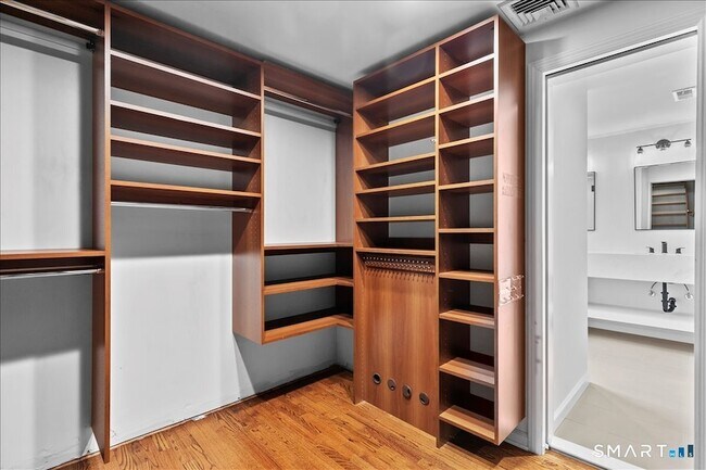 Building Photo - 116 Scarlet Oak Dr