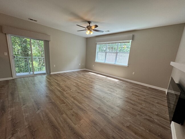 Building Photo - 900 Southmoor Dr