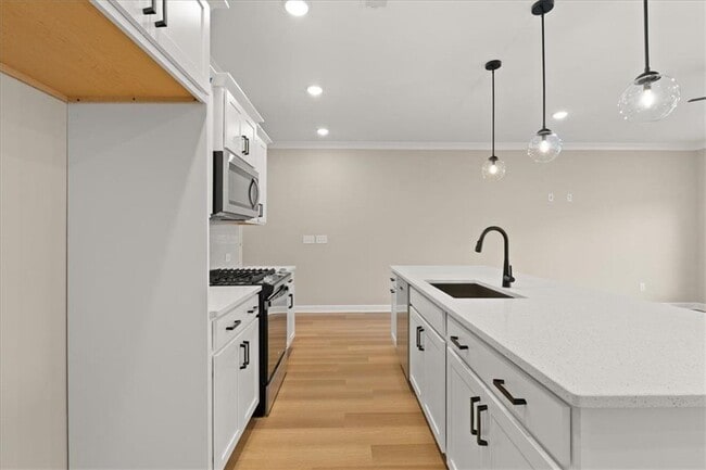 Building Photo - 4561 Moray Dr