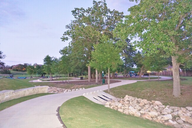 Building Photo - 260 Gaida Loop