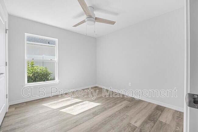 Building Photo - 43 Pony Express Dr