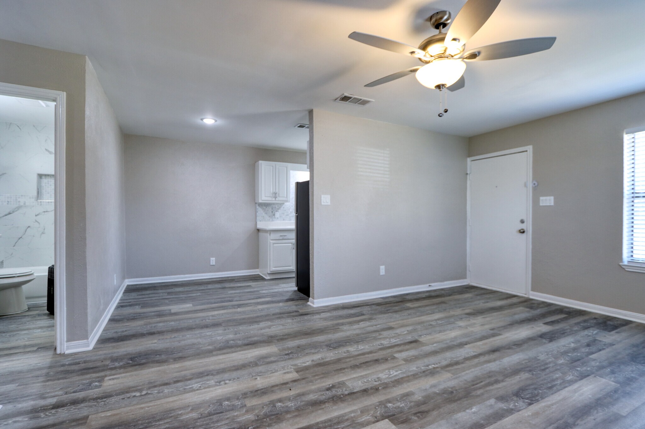 Building Photo - 2105 Interurban Blvd