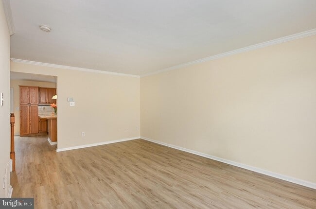 Building Photo - 1838 Oxford Square