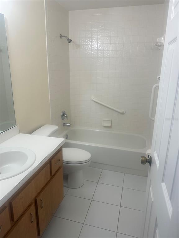 Building Photo - 8741 Village Green Blvd