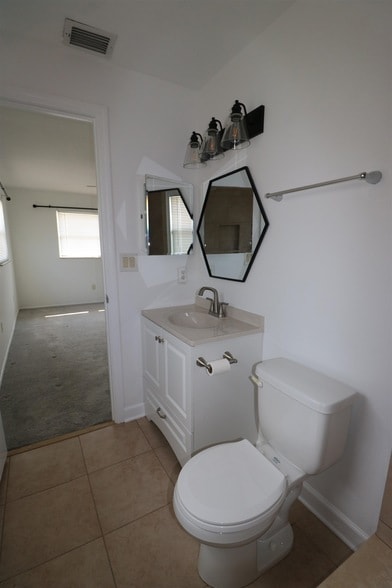 Building Photo - 206 Phoenetia Dr